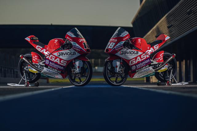 画像: ガスガスのコーポレートカラーである「赤」をメインとした、2021年型ガスガスRC250GP。