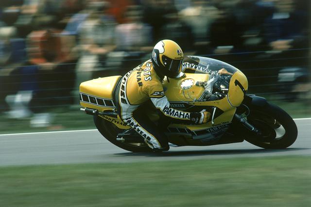 画像: 1980年シーズン、ヤマハは当時の最高峰500ccクラスで、開幕からの4連勝を記録しています(ケニー・ロバーツ=写真が3勝、ジャック・ミドルブルグが1勝)。 global.yamaha-motor.com