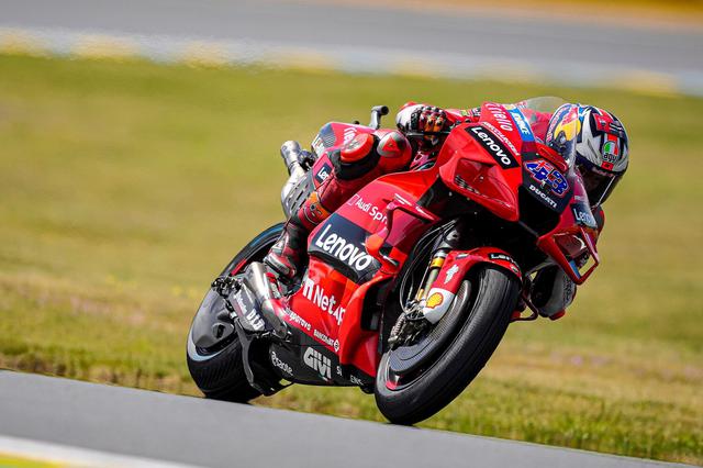 画像: 前戦に続きフランスGPで優勝したJ.ミラー(ドゥカティ)。 www.ducati.com