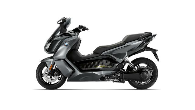 画像: 現行モデルのC evolution。カラーリングはミネラル・グレー・メタリック/ブラックです。 www.bmw-motorrad.jp
