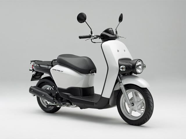 画像: 4ストローク50ccエンジンを採用した2011年型ベンリィ。大型フロントバスケットを備える、ベンリィ プロも同時に発売されていました。 www.honda.co.jp