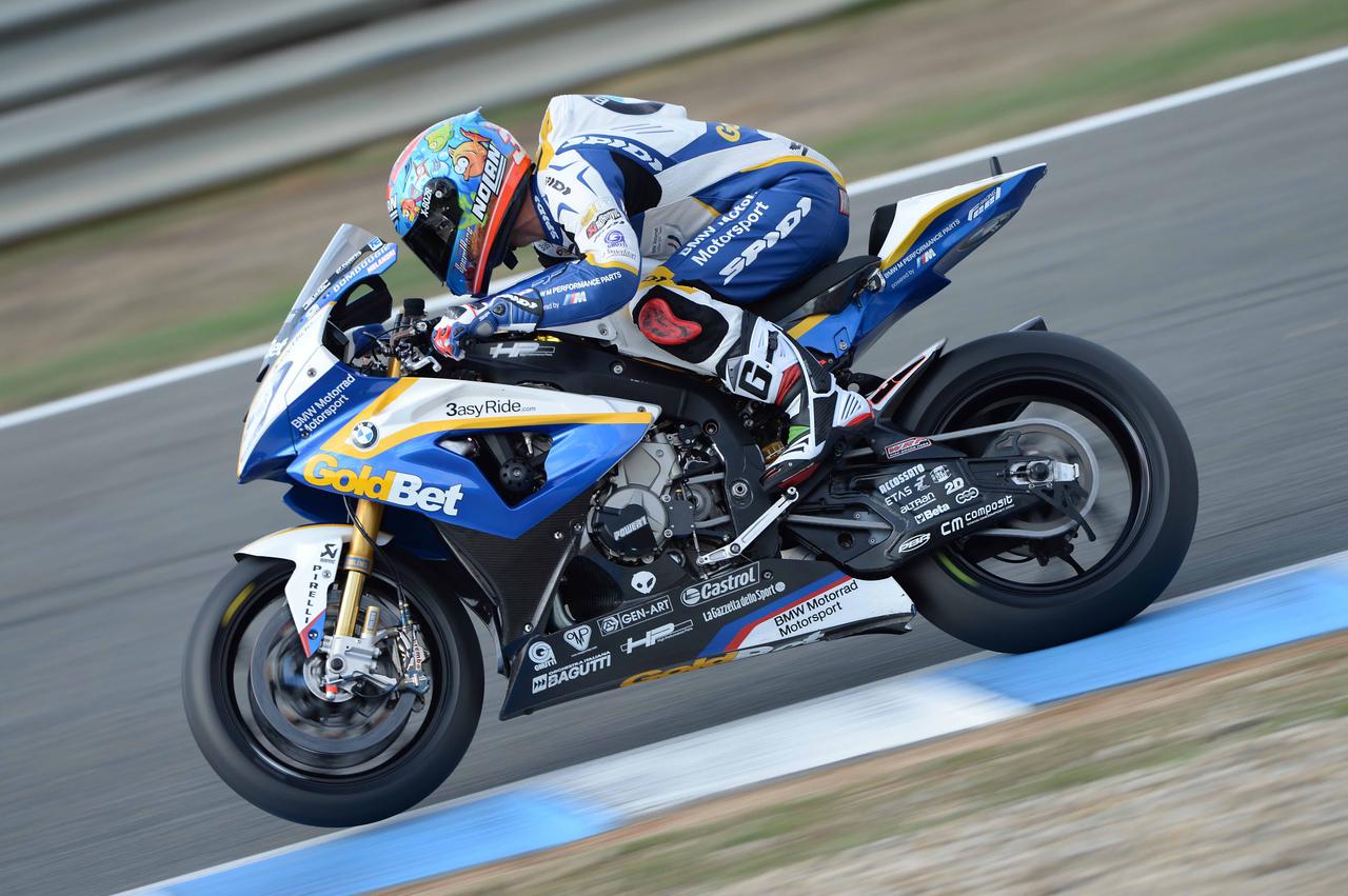 画像: 第1期BMWファクトリー活動期(2009〜2013年)で、もっとも活躍したBMWライダーとなったM.メランドリ。写真は2013年に、ヘレスでのプラクティス時に撮影されたものです。 www.press.bmwgroup.com