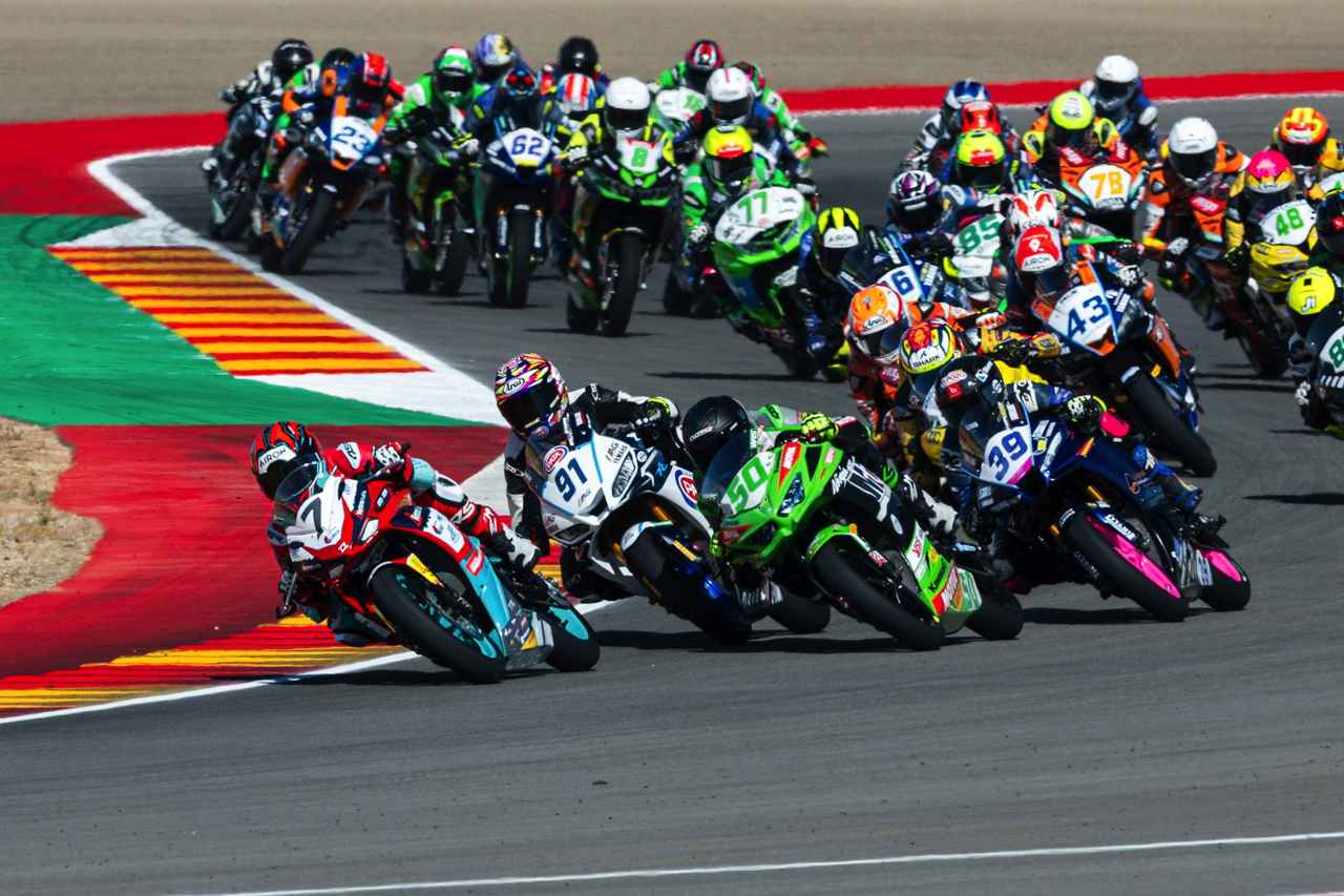 画像: 2025年SSP300第6戦アラゴンラウンド、ゼッケン7のKOVEを走らせるB.ヘルナンデスはレース1を3位、レース2を10位で終えました。 team109.ie