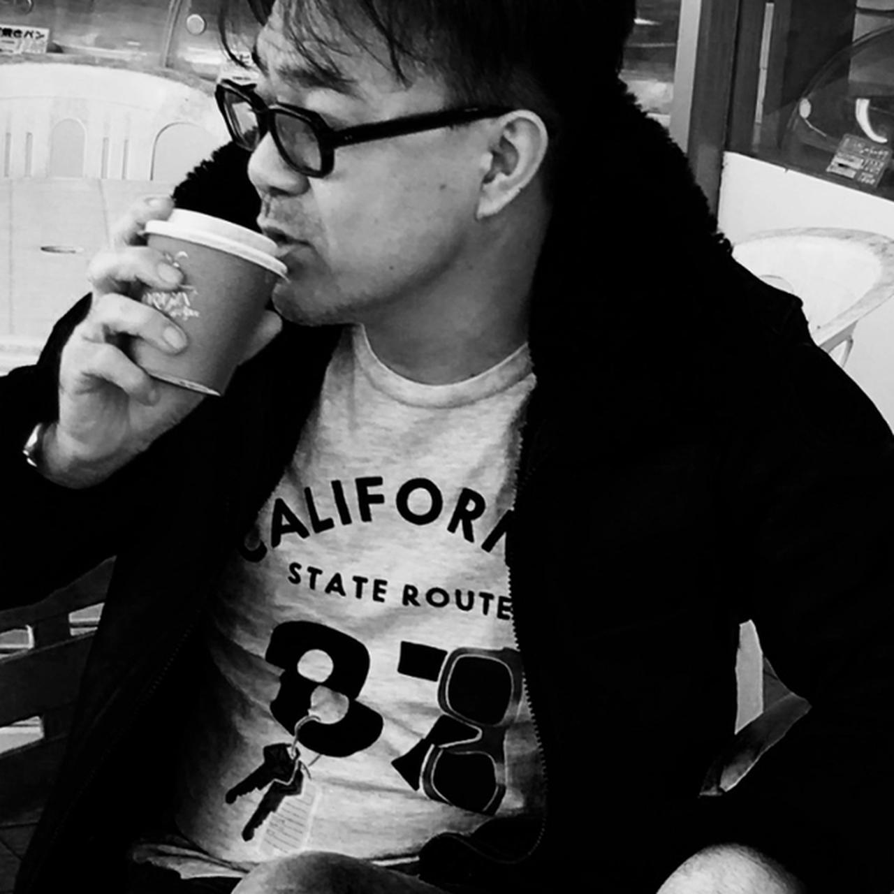 画像: 小川浩。1996年にマレーシアのクアラルンプール、シンガポール、香港を拠点として起業、PCネット通販事業や多言語SNS事業を手がける。2012年7月にサイバーエージェント・ベンチャーズの支援のもと、株式会社リボルバーを設立。著書に『アップルとグーグル』『Web2.0Book』『仕事で使える！Facebook超入門』『ソーシャルメディアマーケティング』など多数。 revolver.co.jp