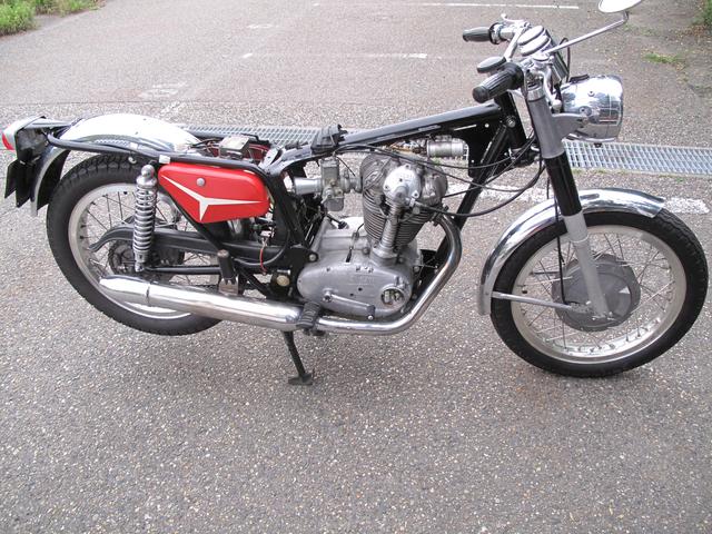 画像: 【溶接したいただいた部分はタッチアップを行い、ここまで組み上げました】