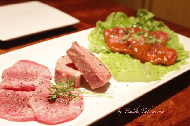 画像: キンタン 3種盛り 手前:うすやき 中央:厚切り 奥:味噌焼き