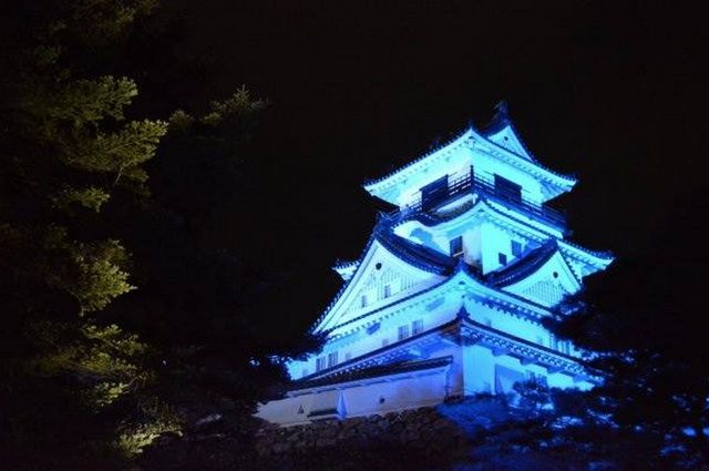 画像: 大阪城でも www.facebook.com