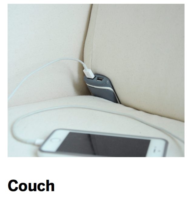 画像: ソファーで使う場合は「Couchlet」を隙間にズボッと差し込みます