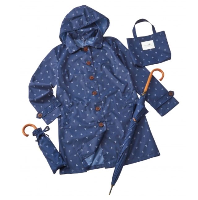 画像: アンカー柄レインコート、傘各種 2,900円~ www.plazastyle.com