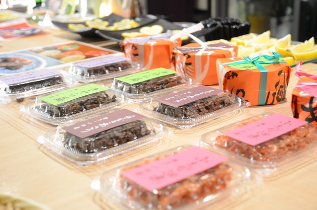画像: えまるしぇ47メンバーが選んだご当地の逸品が並びます