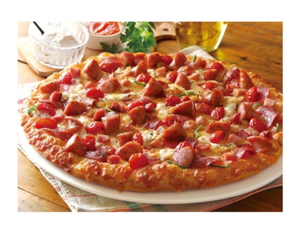 熟成ミートがたっぷり!あの人気ピザが復活!PIZZA-LA夏の新メニューが続々登場 - カワコレメディア