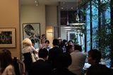 画像: 賑わう店内。シェフの料理を実際に味わうことはできなかったが、逆に期待感が高まっていた