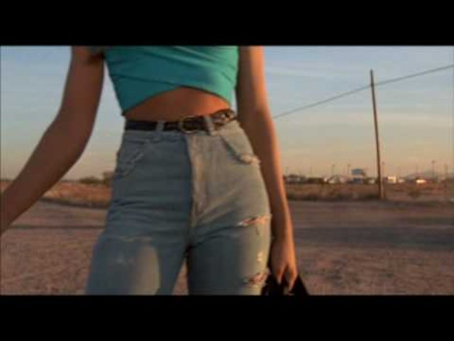 画像: Harley Davidson and the Hitchin' Hottie youtu.be