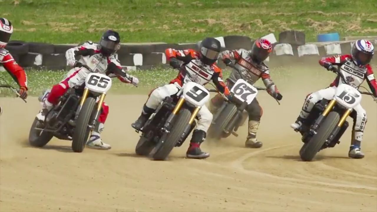 画像: 撮影には、ファクトリーパイロットのジャレッド・ミースやブラッド・ベーカーなども協力。彼らの走りを堪能してください。 www.youtube.com