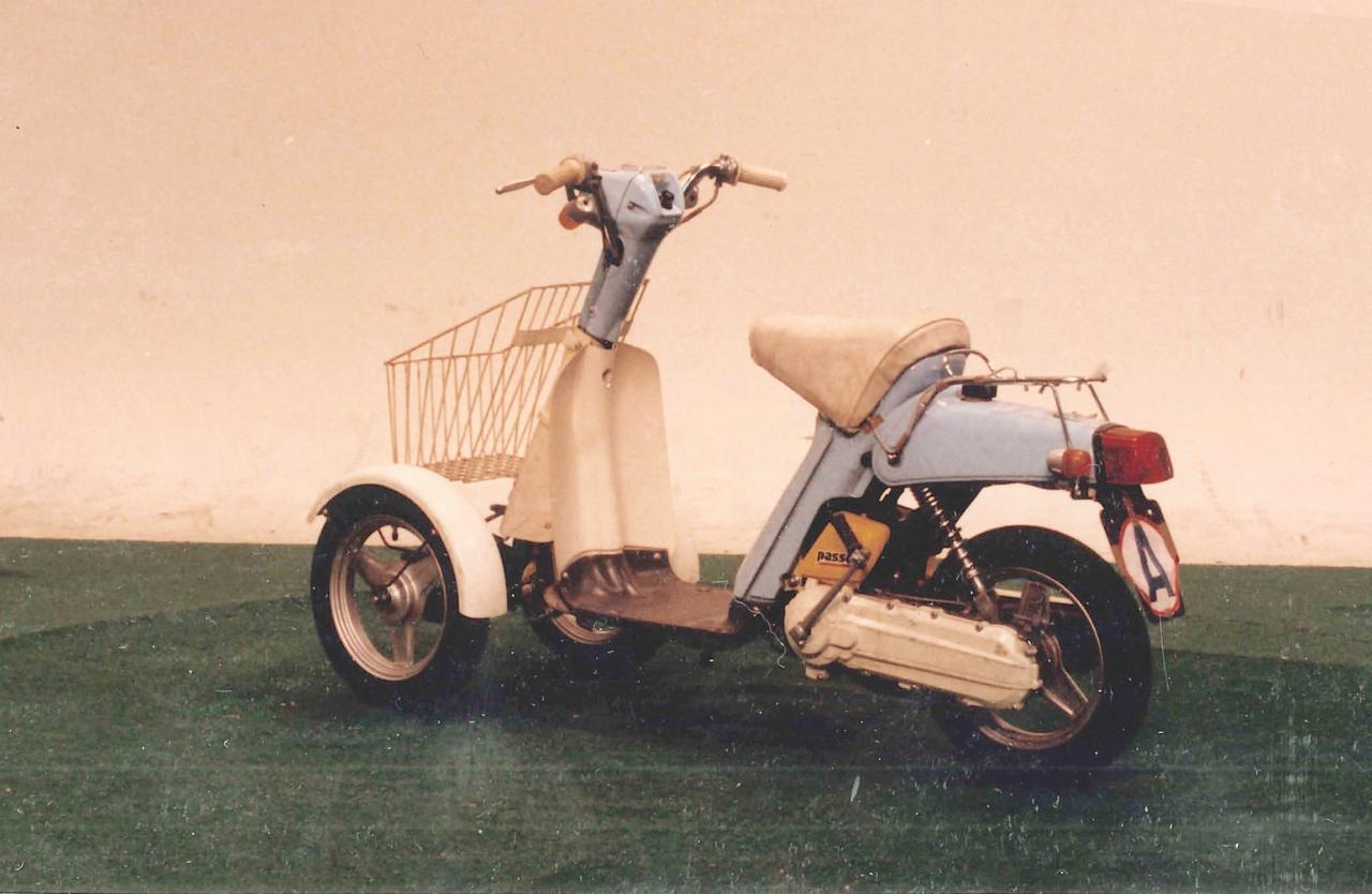 画像1: Passolベースの試作車。すでにフロント2輪、リア1輪の原型ができていることがわかる。
