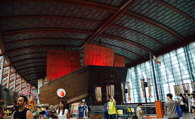 画像: 入口を抜けると、1階には海のシルクロードが栄えた時代の歴史が展示されている博物館があります!