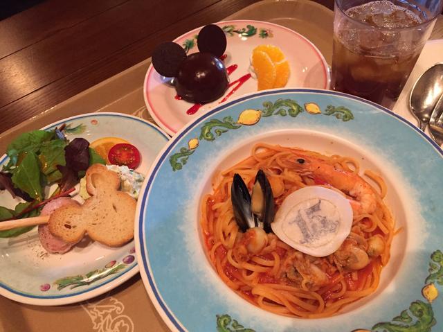 画像: カフェ・ポルトフィーノミッキーをイメージしたセットメニュー㈪