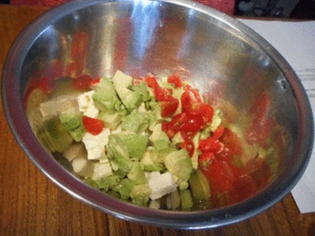 画像2: ポテチとチーズのメキシコ風サラダ