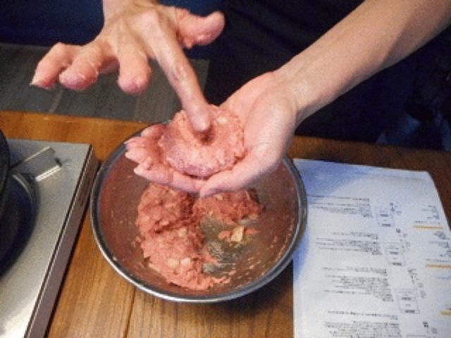 画像5: チーズ入り蓮根のビーフハンバーグ
