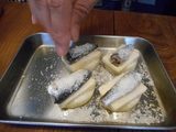 画像4: オイルサーディーンとじゃがいもとスモークチーズのパン粉焼き