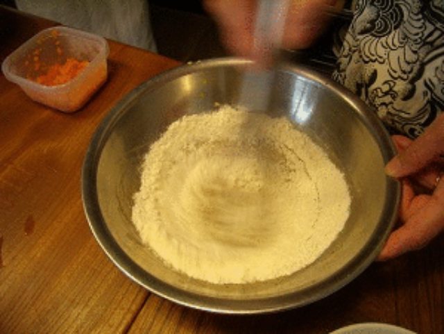 画像4: 型が無くても牛乳パックで簡単 にんじんでケーキ