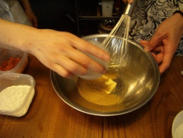 画像2: 型が無くても牛乳パックで簡単 にんじんでケーキ
