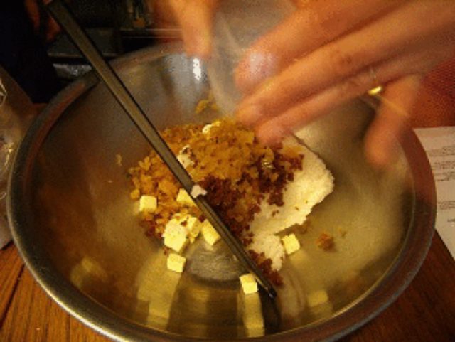 画像2: 残り物に福(福神漬け)あり!カレー風味のチーズそぼろおにぎり