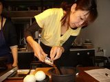 画像2: 新玉ねぎのレンジ蒸し とろーりチーズと鶏そぼろあんかけ