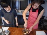 画像: 混ぜ混ぜ。