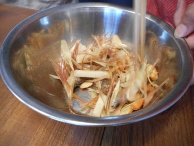 画像2: チーズが入ったオイルサーディンのマリネ