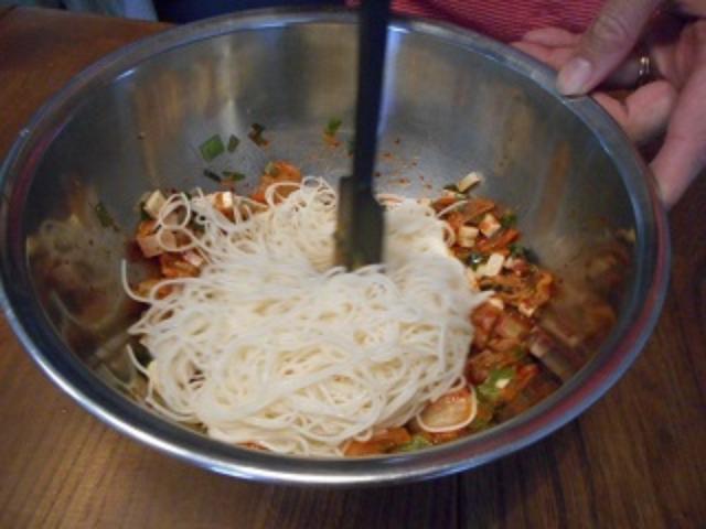 画像5: チーズとキムチのそうめん