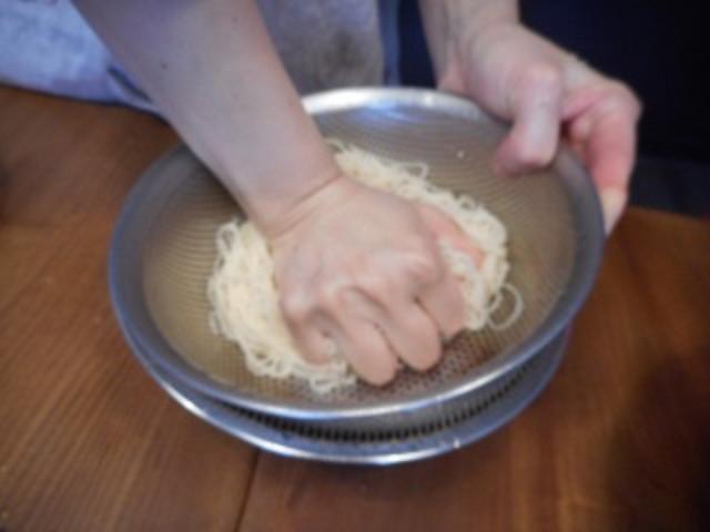 画像4: チーズとキムチのそうめん