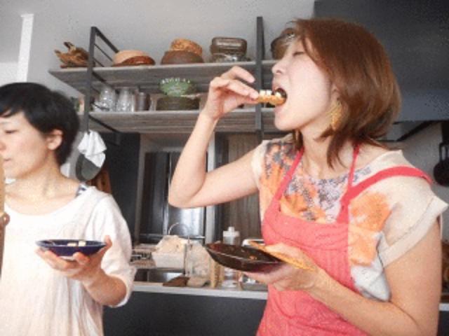 画像8: チーズのにんにくオイル漬け