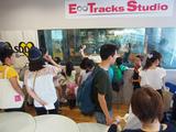 画像: 早速ちょうどオンエア中だった「LOVEFLAP」の様子を見学。今日は山の日スペシャル。 「なんMEGA!」のDJ前田彩名ちゃんが特別出演していてラッキー!