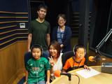 画像: 平松さん一家。収録が終わると素直に「緊張した!」とお兄ちゃん。