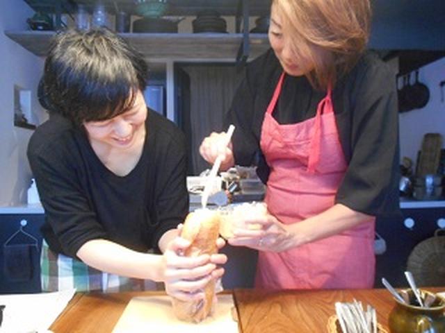 画像: 2人でやると詰めやすい!お子さまと一緒に作ってみて下さい♪