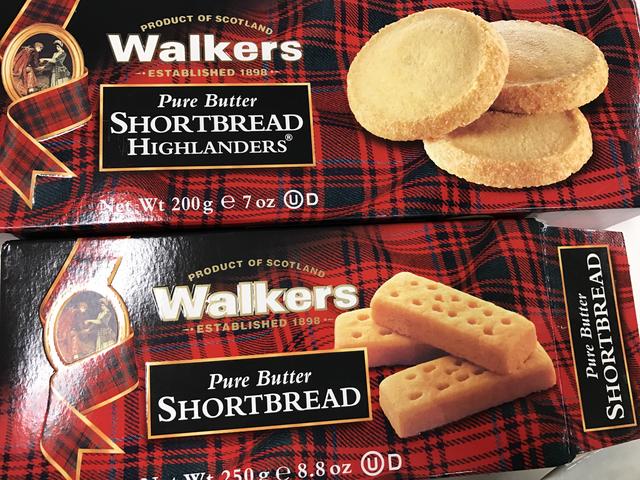 画像: 加藤さんオススメのWalkersのSHORT BREAD。 口の水分が全部持っていかれる〜〜!!ザ・イギリスと言った感じのお菓子。