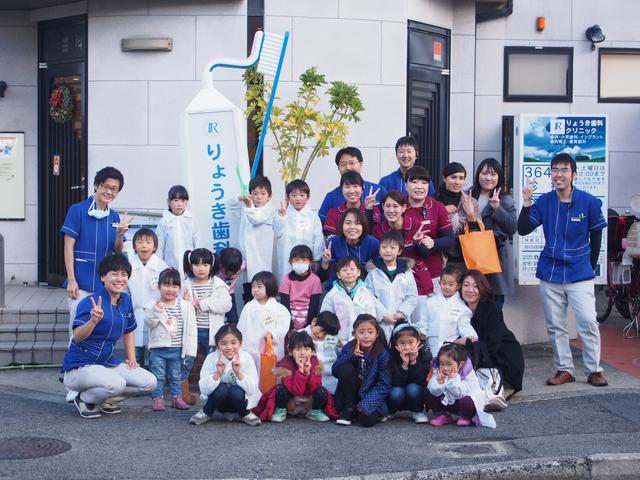 画像: 終わったあとは、みんなでピース!