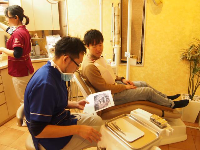 画像: さっそく虫歯を発見。治療することになりました。