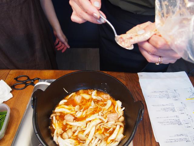 画像4: 韓国風肉団子のスープ煮 チーズ乗せ