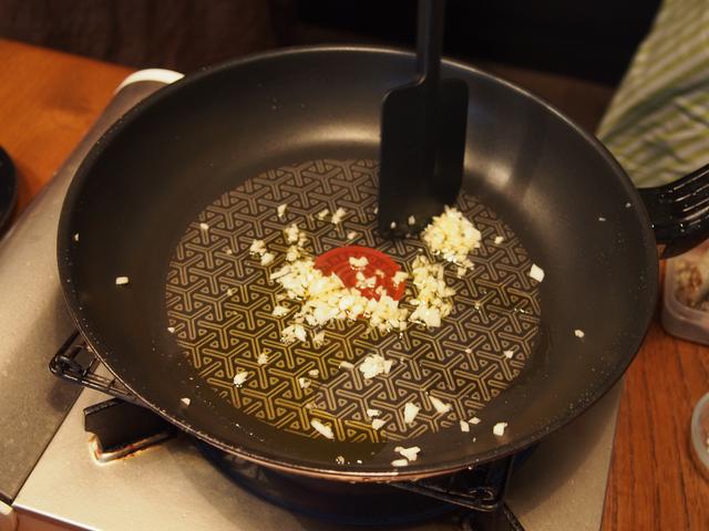 画像2: 山椒ペペロンチーノのチーズかけ