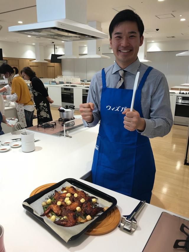 画像: 店長感のあるお兄さん。