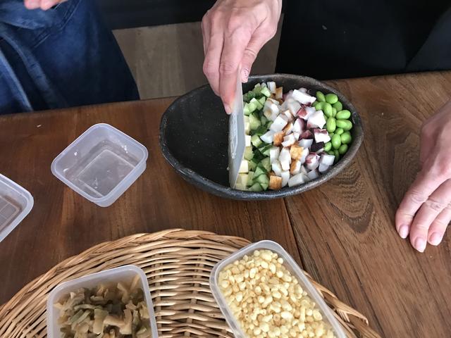 画像2: たことザーサイとチーズのコブサラダ