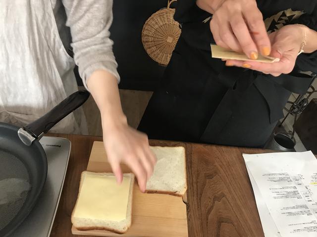 画像2: マッシュルームとチーズのサンドイッチ