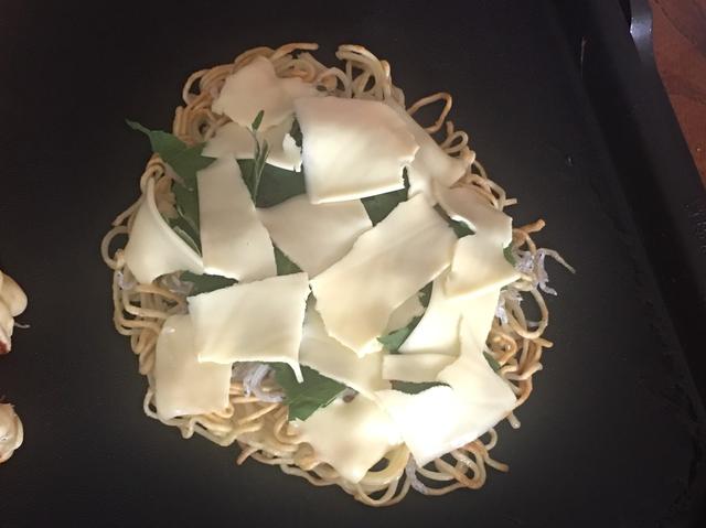 画像6: 焼きそばピザ