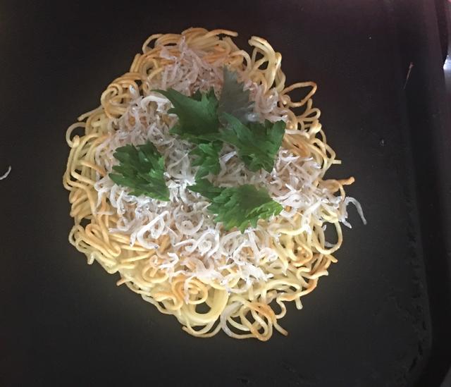 画像5: 焼きそばピザ