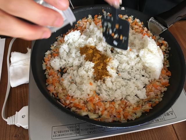 画像5: カツオ節カレーピラフのチーズかけ