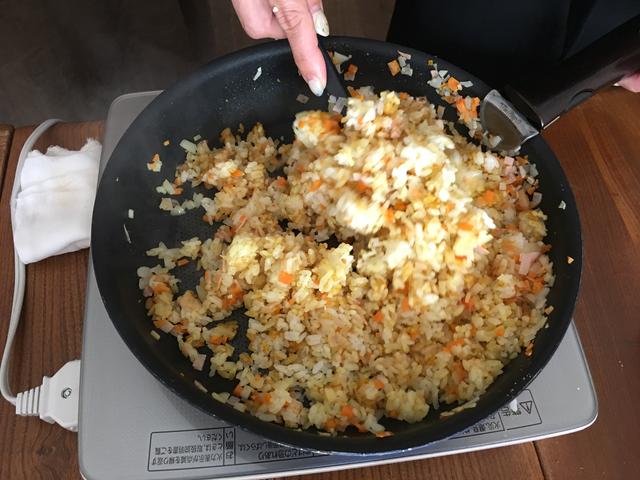 画像7: カツオ節カレーピラフのチーズかけ