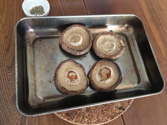 画像2: 椎茸のゴルゴンゾーラチーズ焼き
