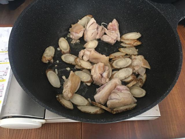 画像2: 鶏とゴボウのトマトチーズ煮
